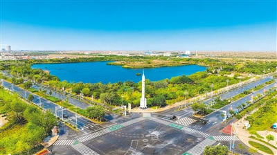 额济纳旗：古塞新程谱壮歌